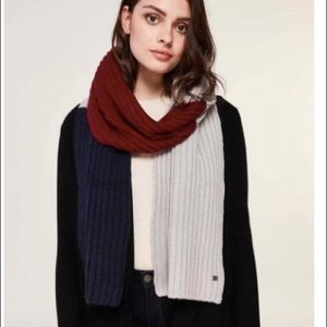 Brand new Soia & Kyo colour-block long scarf
